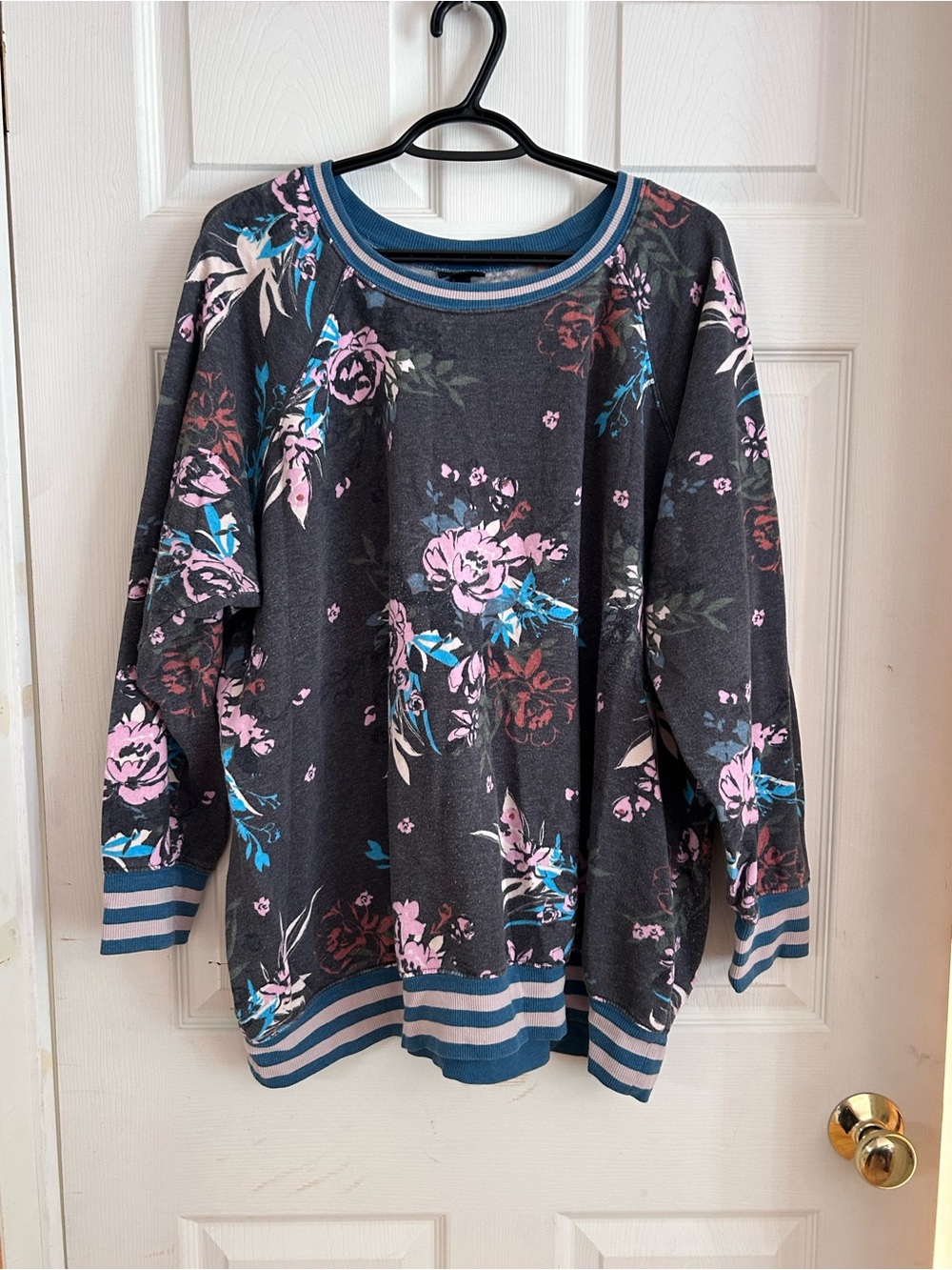 torrid Floral Scoop Neck Sweater with Pink and Teal Accents Size 3X